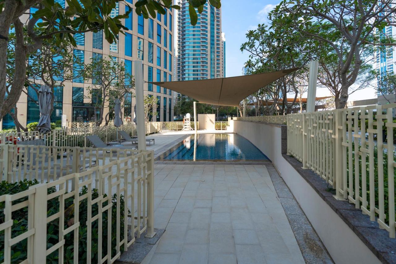 Prestige Living 1Br With Full Burj Khalifa View By Auberge Dubai Exterior foto
